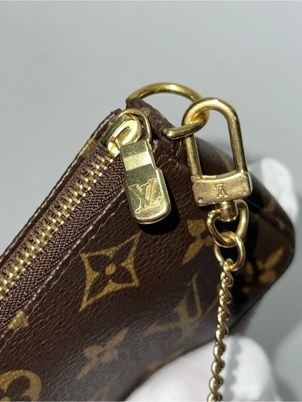 Louis Vuitton Mini Pochette Accessoires Monogram Canvas | FL0095 | Pre-Loved